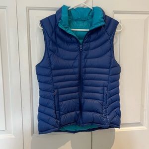 Bernardo Goose Down Vest with pockets size Medium